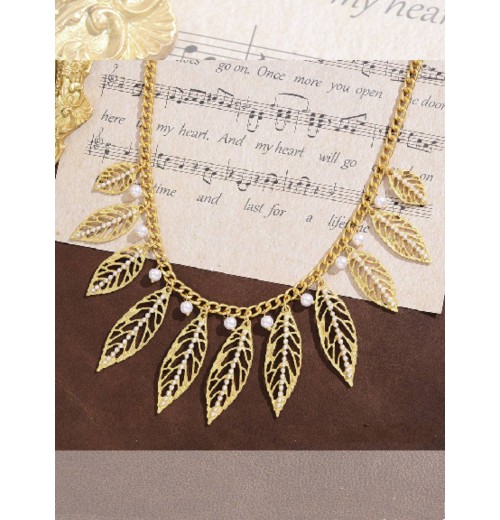 Pearl And Leaves Alloy Vintage Necklace